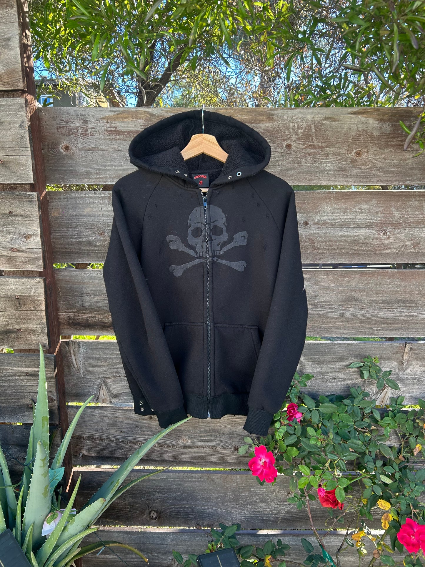 "skully" zip up